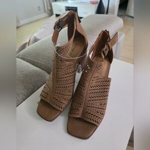 Indigo Rd. Irzairy2 Taupe Stacked BlockHeel Back Zip LazerCut Sandals 8.5 And 10